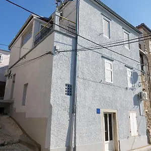 Apartmant Bionda Novi Vinodolski, Cozy And Nice For 4 People In The City Center Apartman